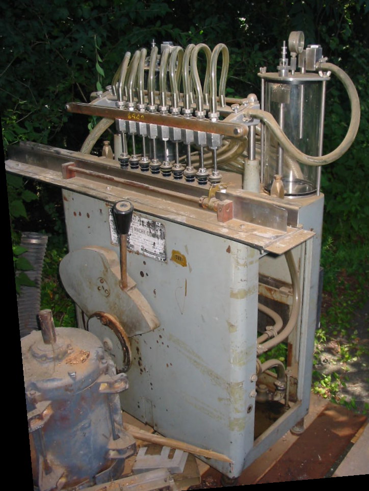 9 Head Semi Automatic Vacuum Liquid Filler