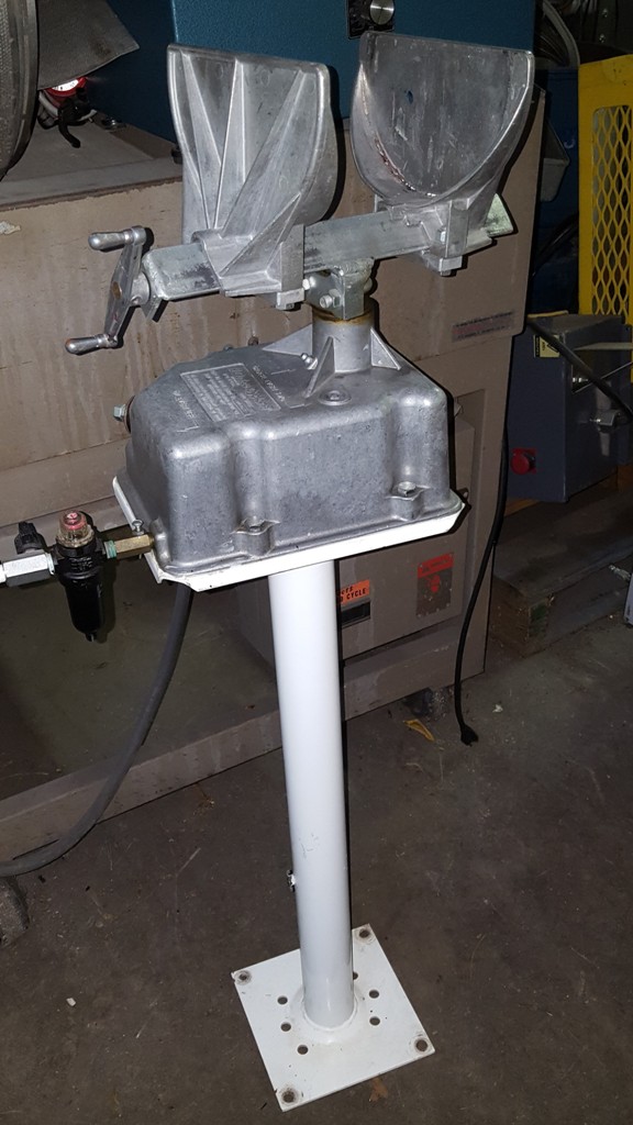 Dedoes Air Operated Paint Shaker